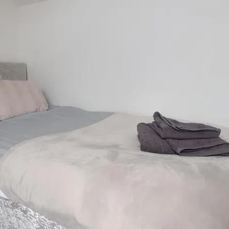 Stunning 6-bed In Tatil Evi