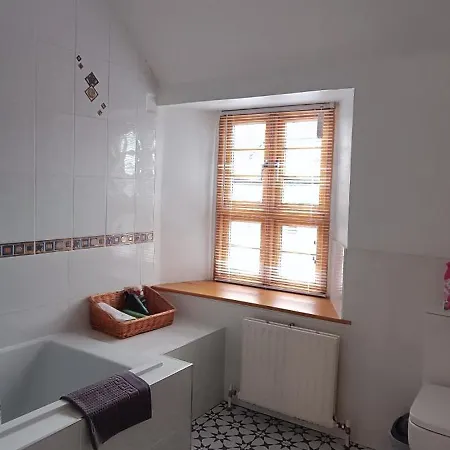Stunning 6-bed In